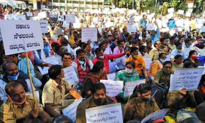 400_KSRTC-protest Karnataka State Road Transport Corporation Employees’